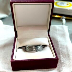 Helzberg Men’s Wedding Band size 13